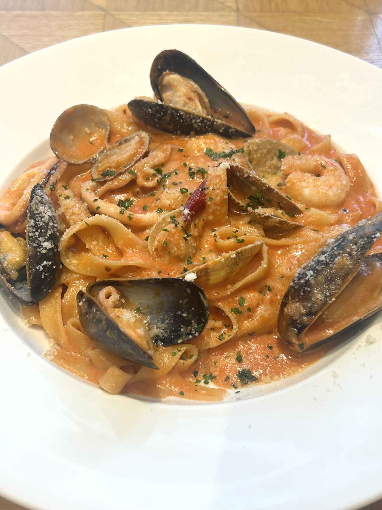 画像4: ⚫︎サブリナ　パスタ&クラムチャウダー 魚介のトマトクリーム ペスカトーレ フェットチーネ／1,980円