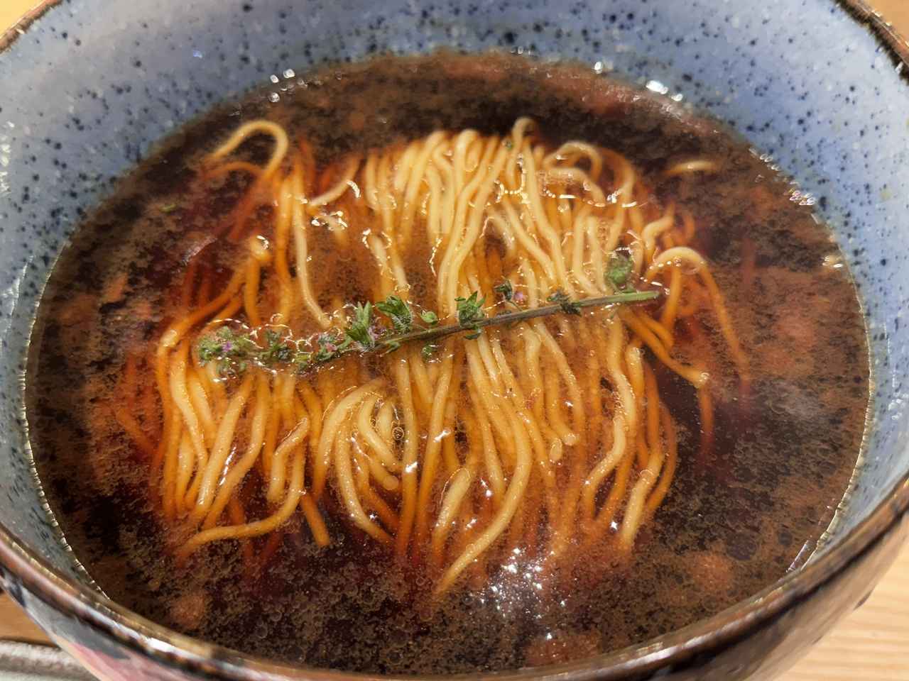 画像: たまり醤油だし中華そば