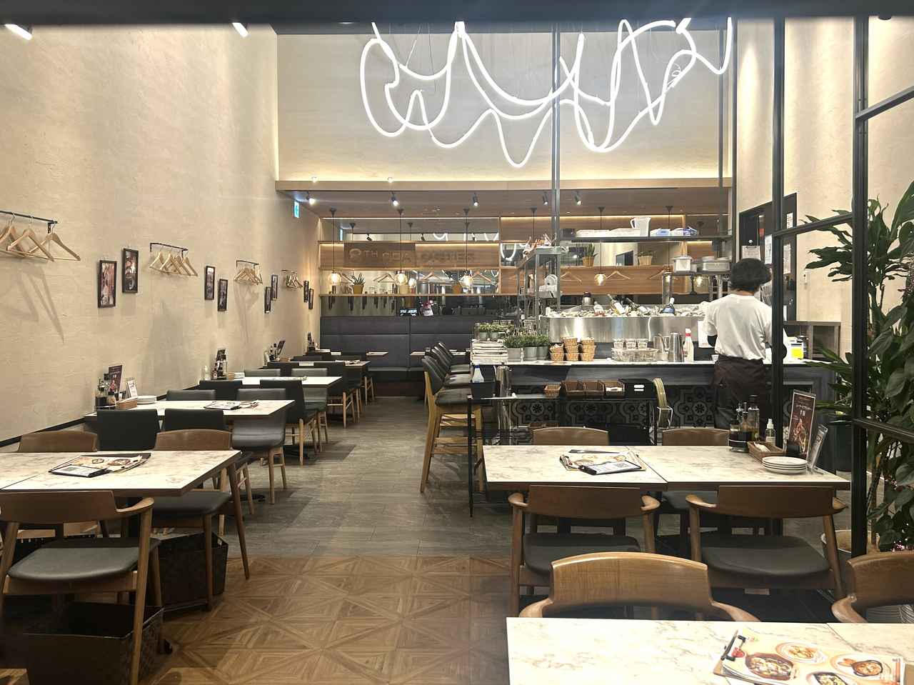 画像3: ⚫︎8TH SEA OYSTER Bar 牡蠣とチーズたっぷりトリュフクリームリゾット～前菜3種添え～／1,980円