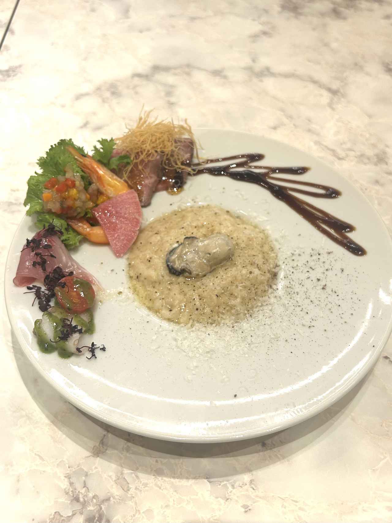 画像5: ⚫︎8TH SEA OYSTER Bar 牡蠣とチーズたっぷりトリュフクリームリゾット～前菜3種添え～／1,980円