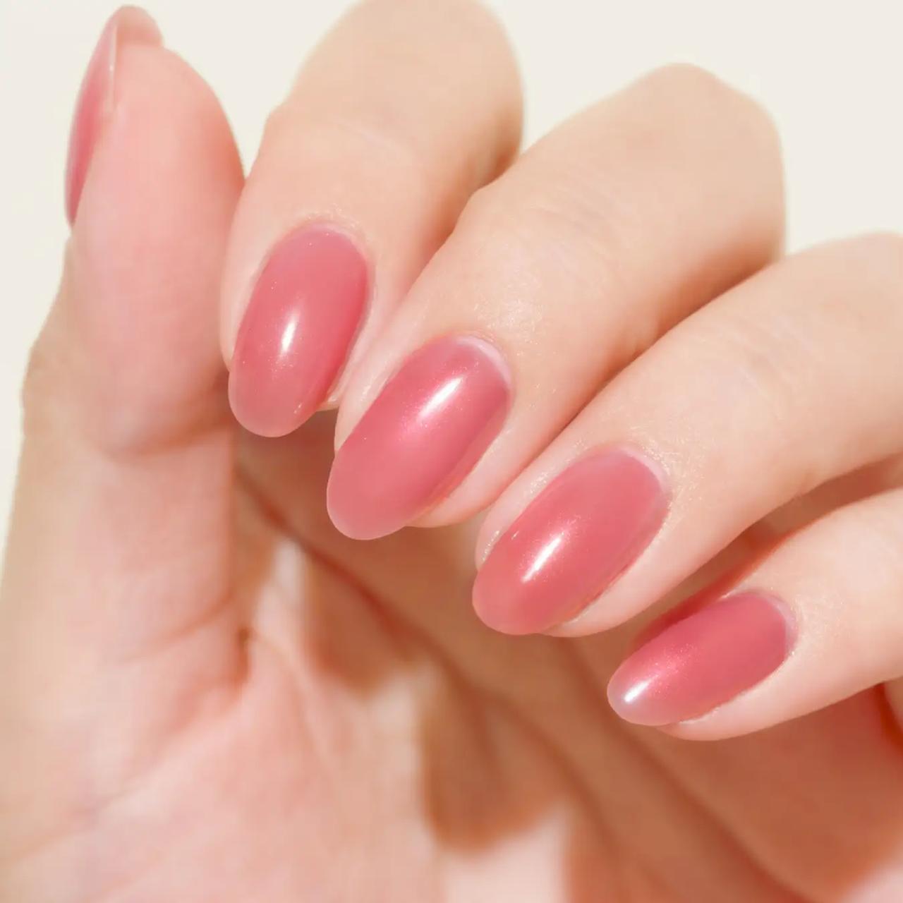 画像: ひと塗りで血色感がアップする瑞々しい潤いピンク