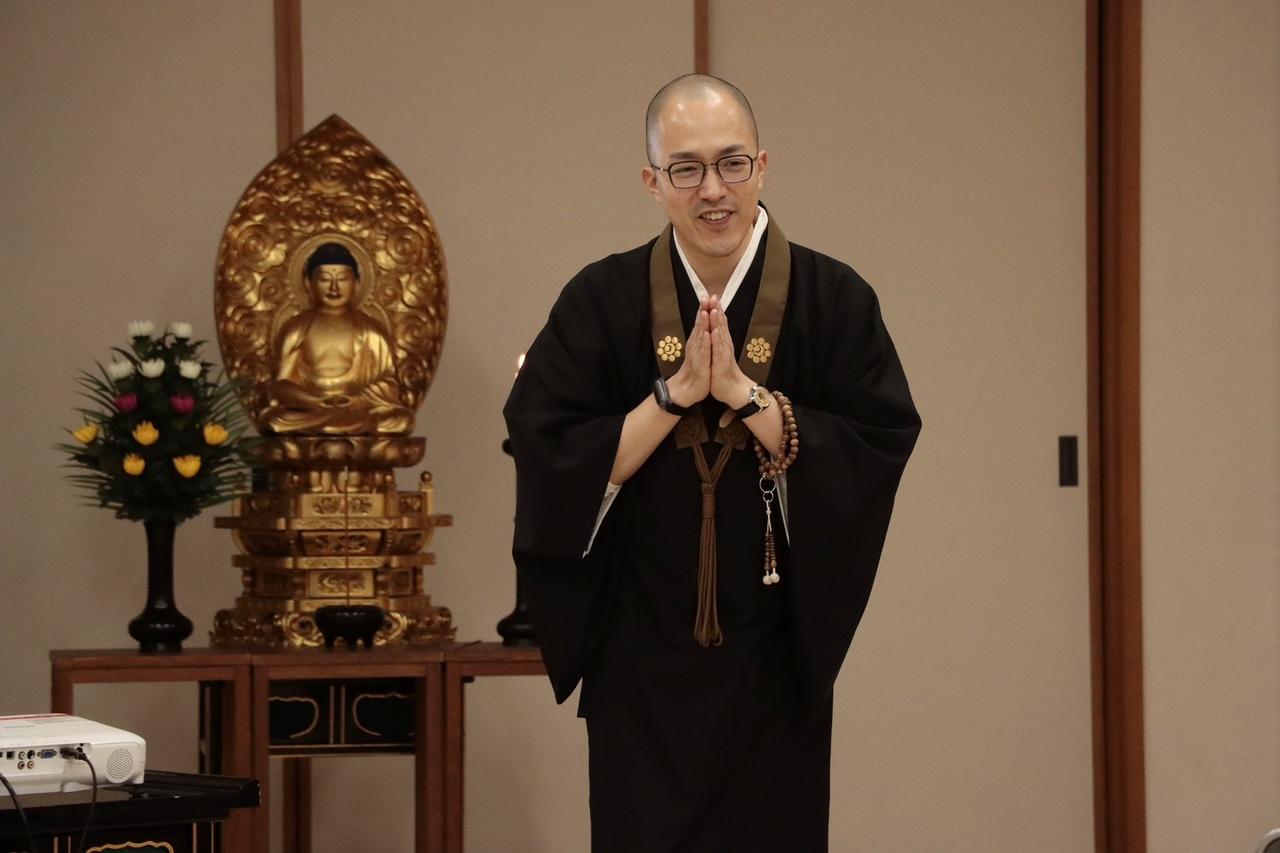 画像: 僧侶による特別説法で学ぶ「手をいたわる心」