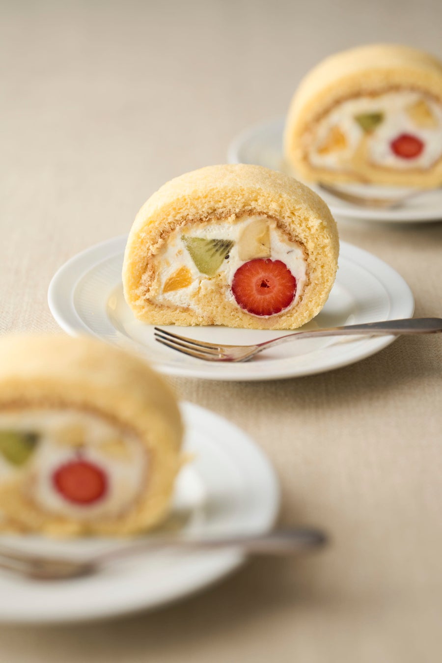 画像1: YouTube登録者34.5万人パティシエ初のロールケーキ本発売