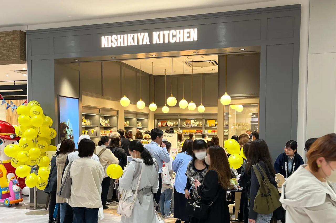 画像: オープン時100人以上が並んだイオンモール名取店