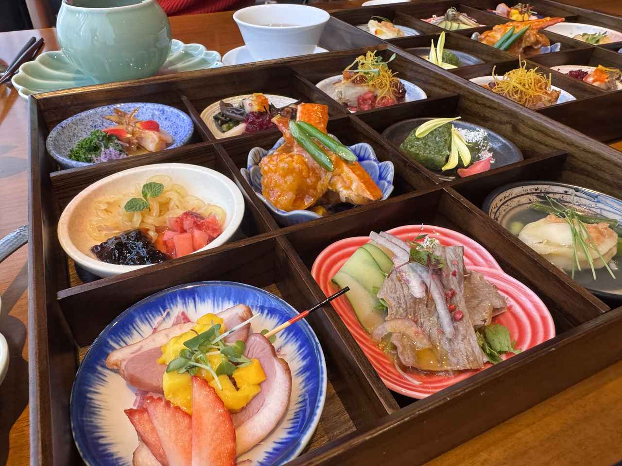 画像: 高級食材が主役。10品のシェフズスペシャルで始まる“美味の旅”