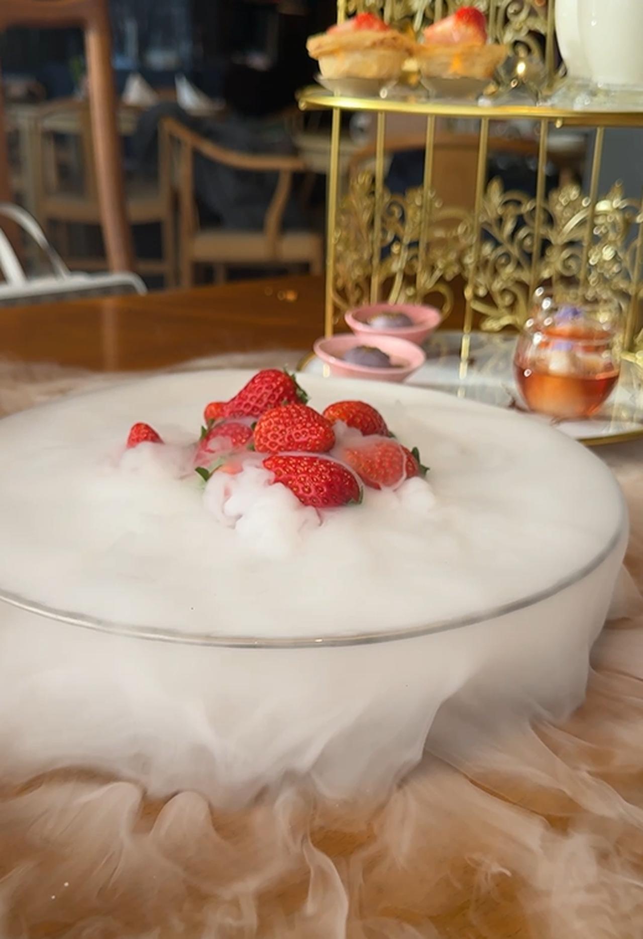 画像8: 冬のご褒美♡“苺×シノワ”の贅沢アフタヌーンティー【ヒルトン東京】