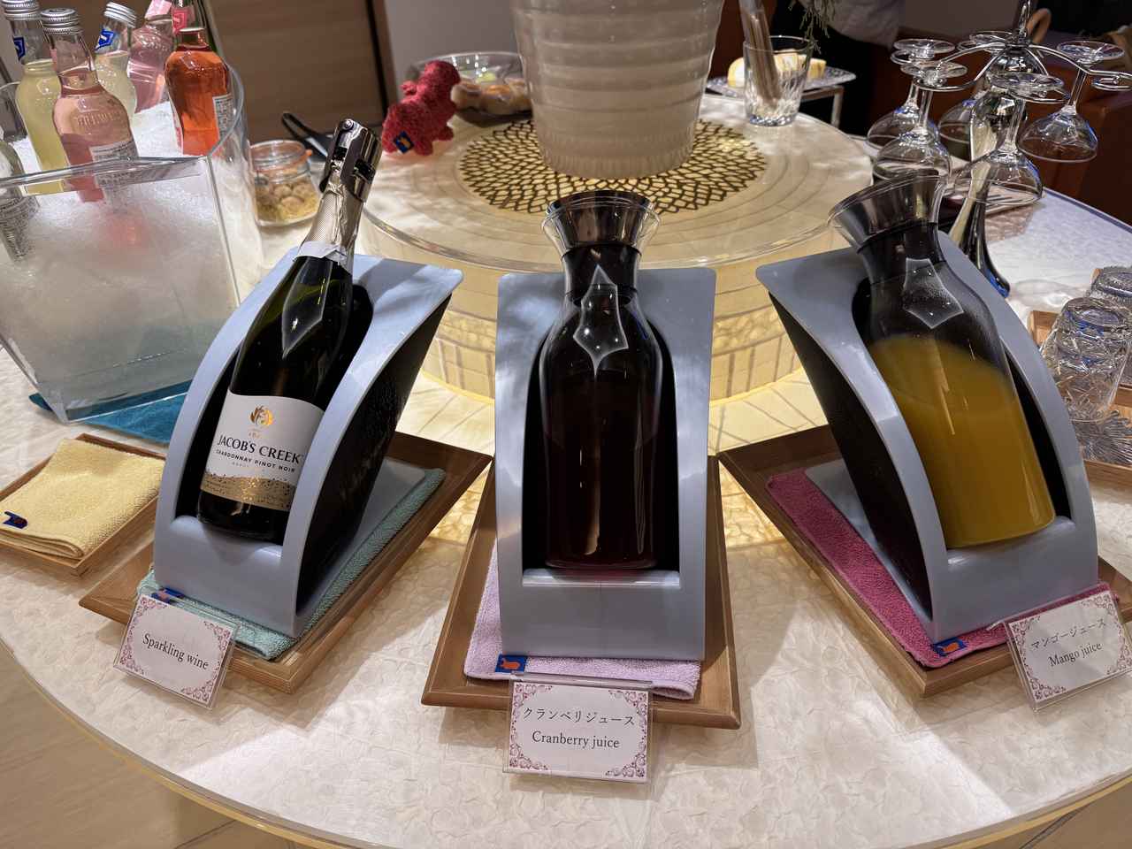 画像4: “冬の味覚の王様”を求めて京都・丹後へ♡活カニを選ぶ高揚感と、温泉ヴィラで過ごす贅沢な時間