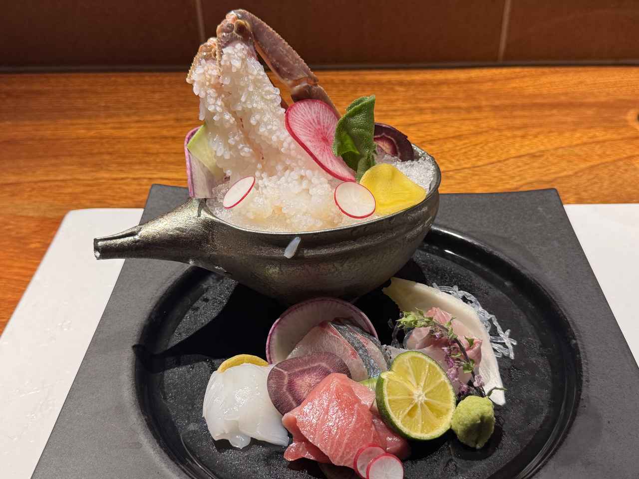 画像22: “冬の味覚の王様”を求めて京都・丹後へ♡活カニを選ぶ高揚感と、温泉ヴィラで過ごす贅沢な時間