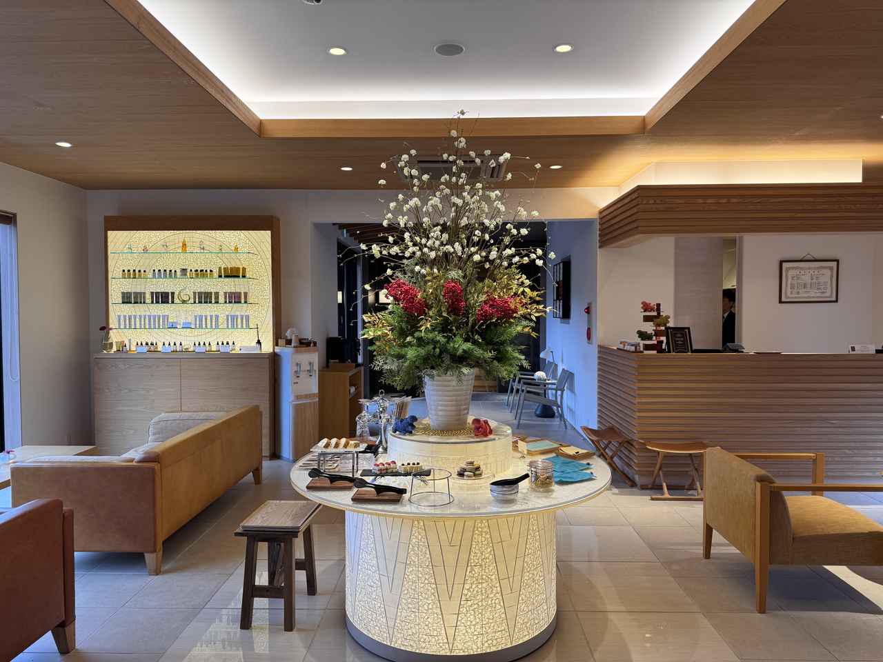 画像2: “冬の味覚の王様”を求めて京都・丹後へ♡活カニを選ぶ高揚感と、温泉ヴィラで過ごす贅沢な時間