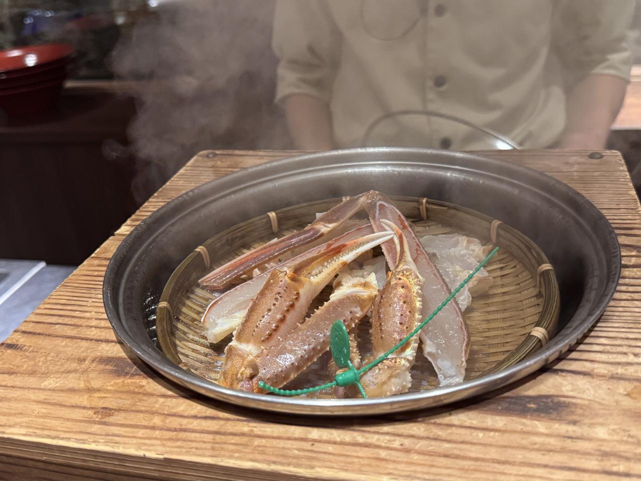 画像23: “冬の味覚の王様”を求めて京都・丹後へ♡活カニを選ぶ高揚感と、温泉ヴィラで過ごす贅沢な時間