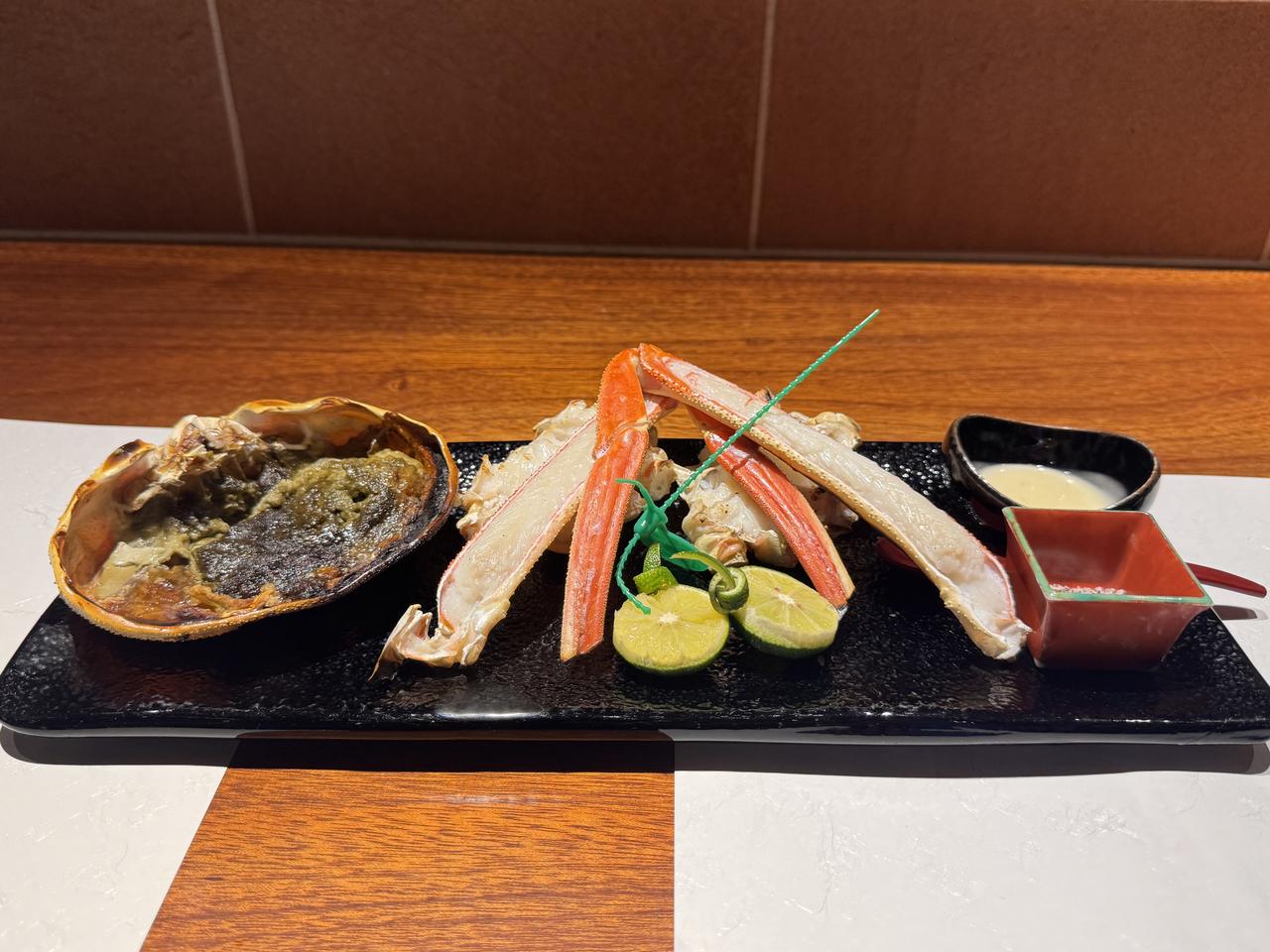 画像25: “冬の味覚の王様”を求めて京都・丹後へ♡活カニを選ぶ高揚感と、温泉ヴィラで過ごす贅沢な時間