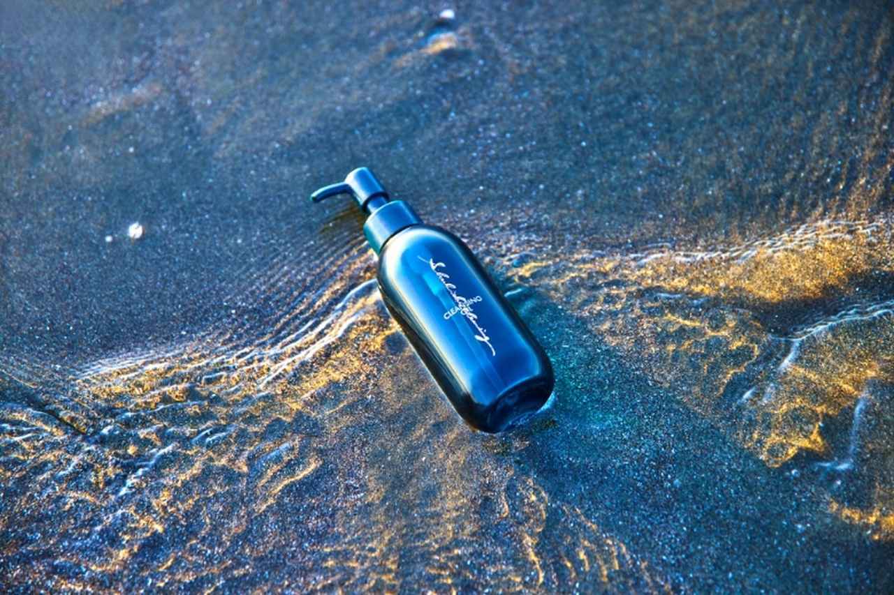 落とすほど、肌がうるおう”新発想♡皮膚常在菌を守り育てる