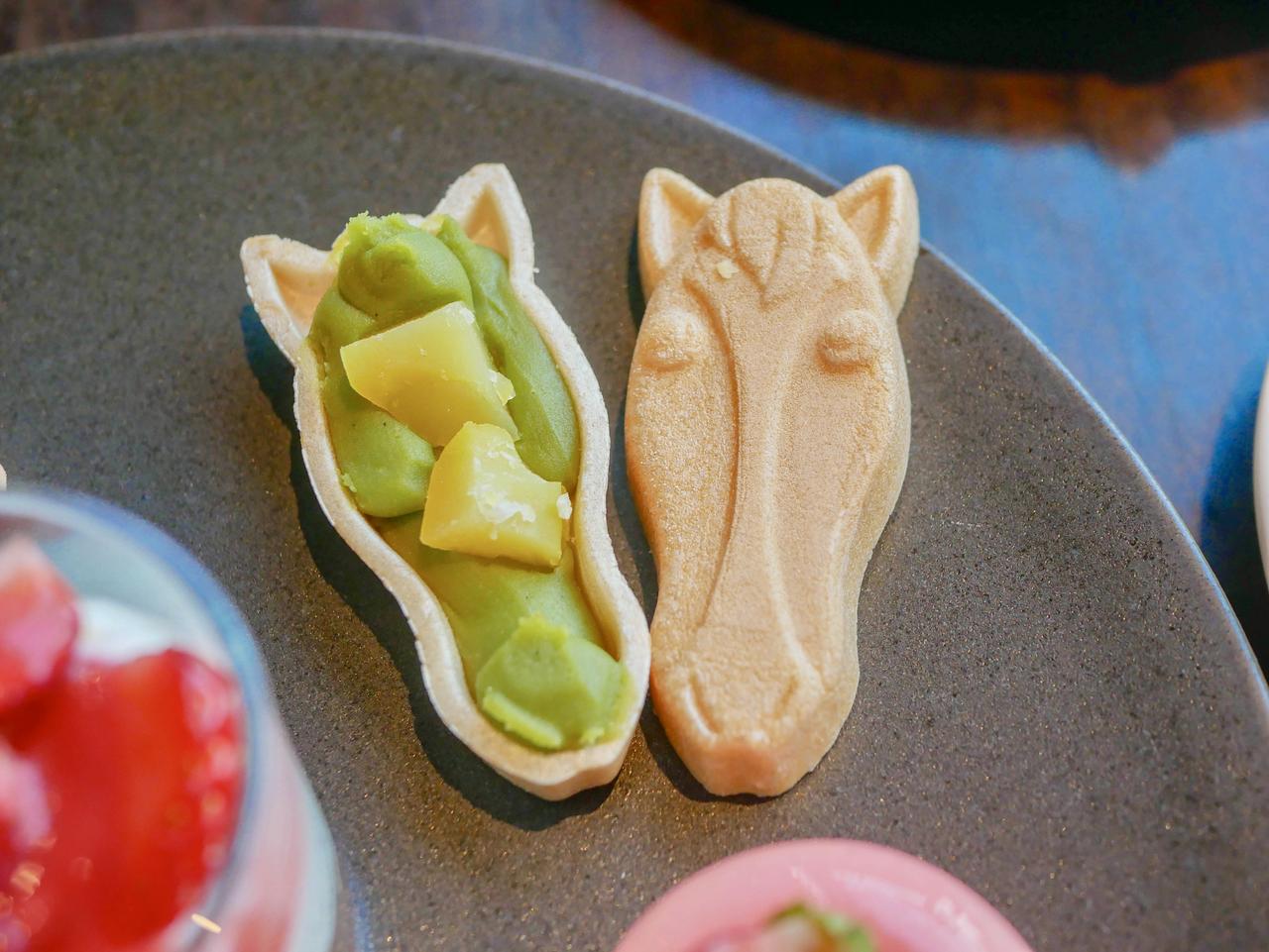 画像: 干支「午」をかたどった、縁起のよいスイーツ