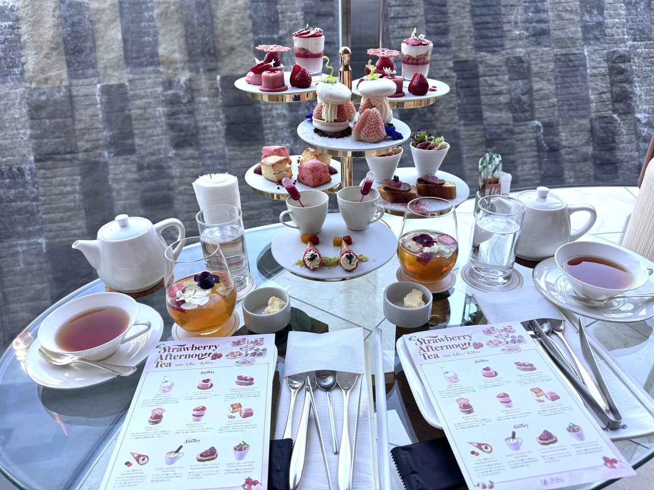 画像1: 二つの主役が織りなす、贅沢なストロベリーセレクション