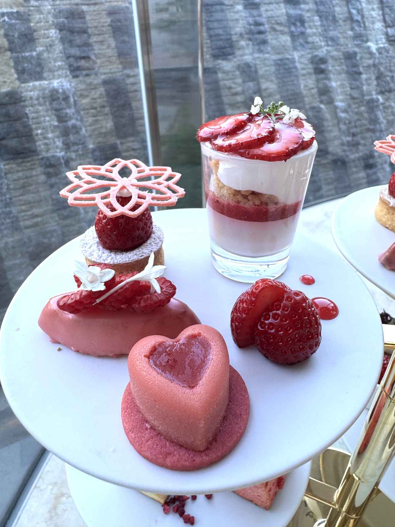 画像3: 二つの主役が織りなす、贅沢なストロベリーセレクション