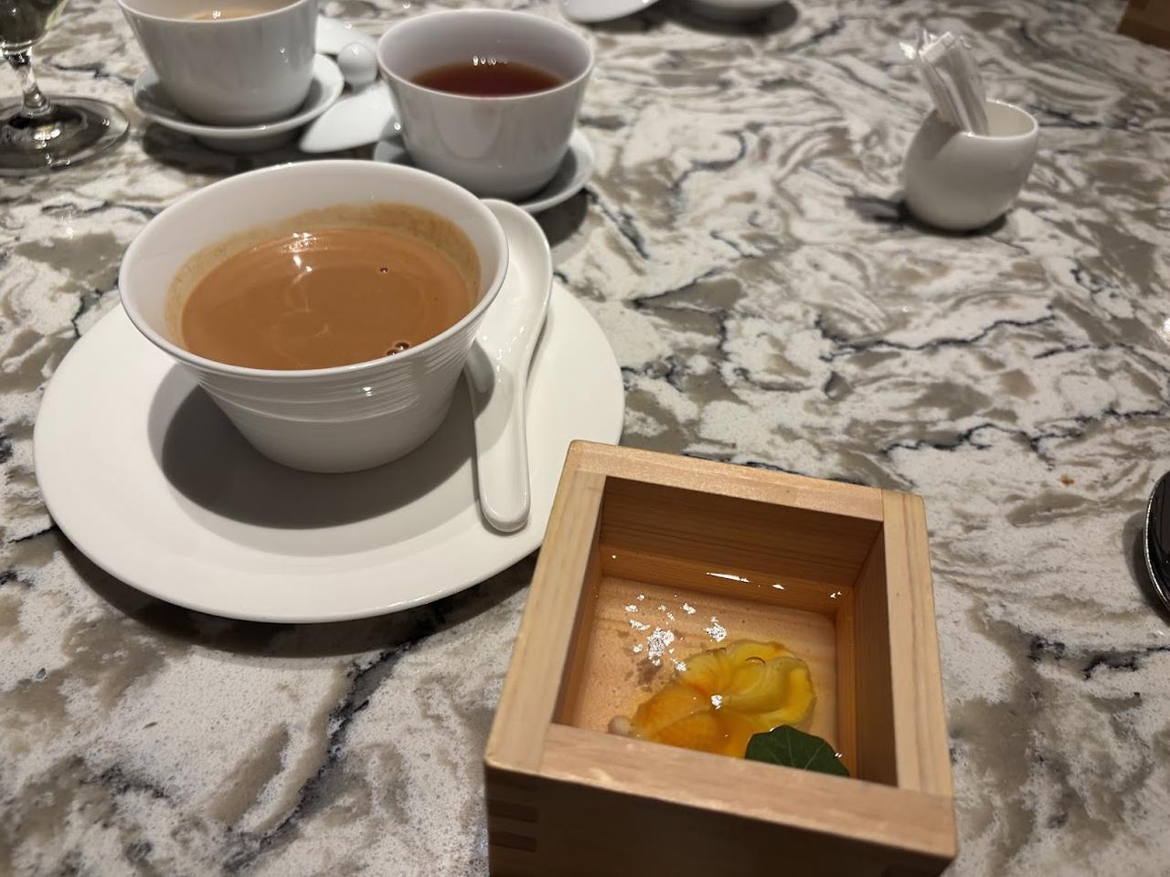 画像1: ピーナッツ香るクルミのクリームスープ