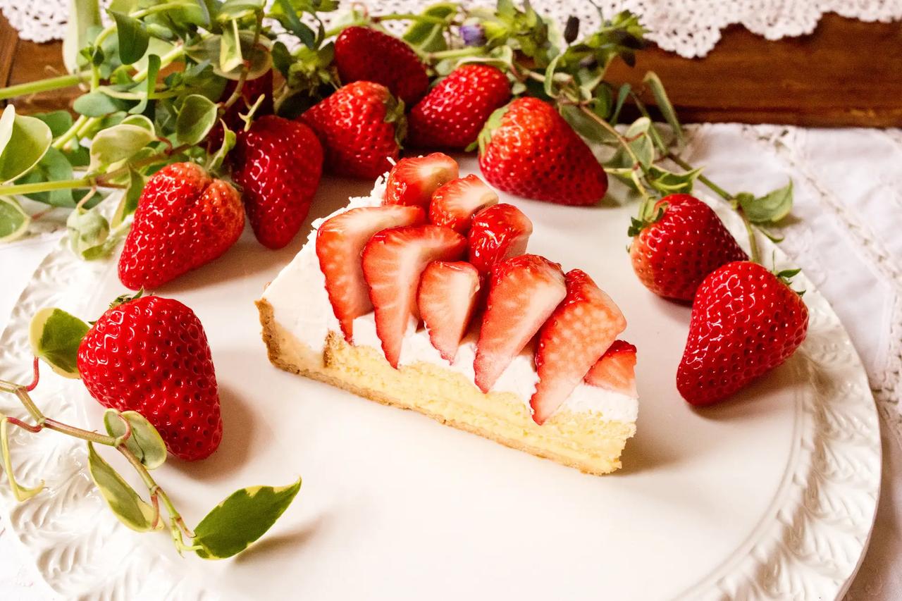 画像: 特選 静岡県産 “紅ほっぺ”のタルト 販売期間:2025年12月26日(金)~2月15日(日) piece ¥1,998