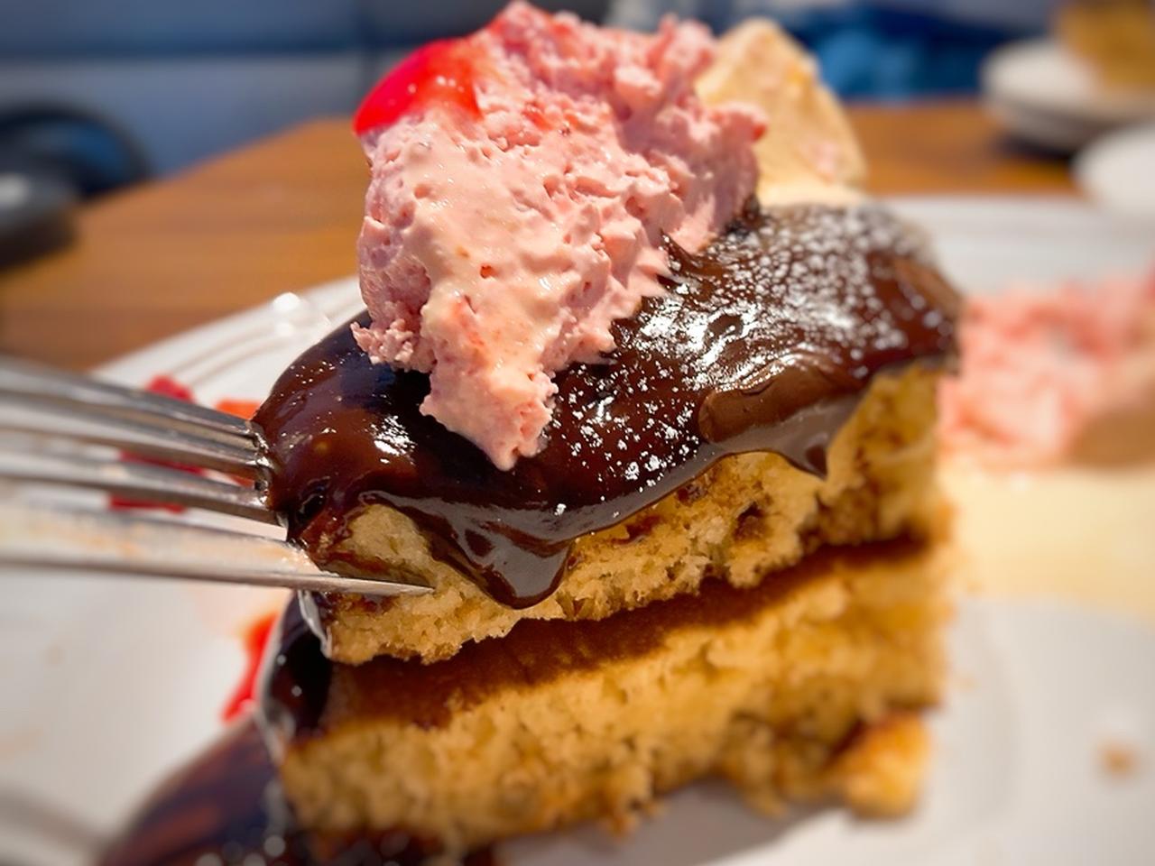 画像2: 本格的な冬のご褒美に、とろ～りとろけるチョコホットケーキと、あっつあつのチーズサンド…珈琲館ならどっちも食べられます♡