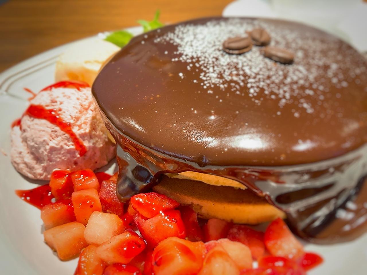 画像2: 冬の大人気メニュー「チョコレートホットケーキ」が、さらに進化