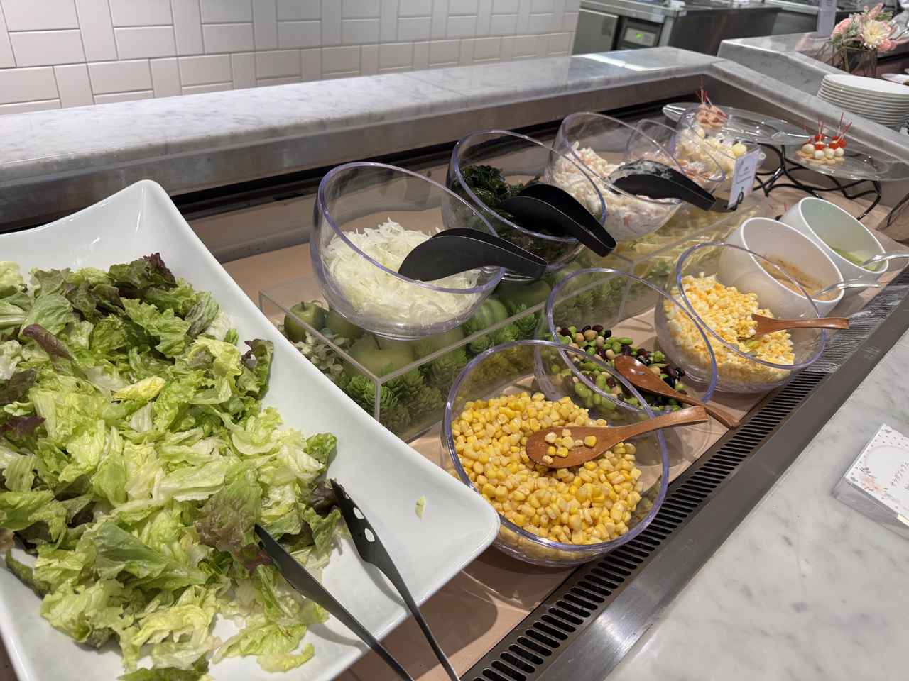 画像7: まるで春のガーデンパーティ♡五感でいちごを味わう「ストロベリースイーツブッフェ」開催【京王プラザホテル】