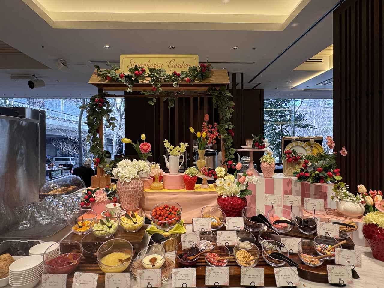 画像1: 心が華やぐ、春のスイーツパーティへ