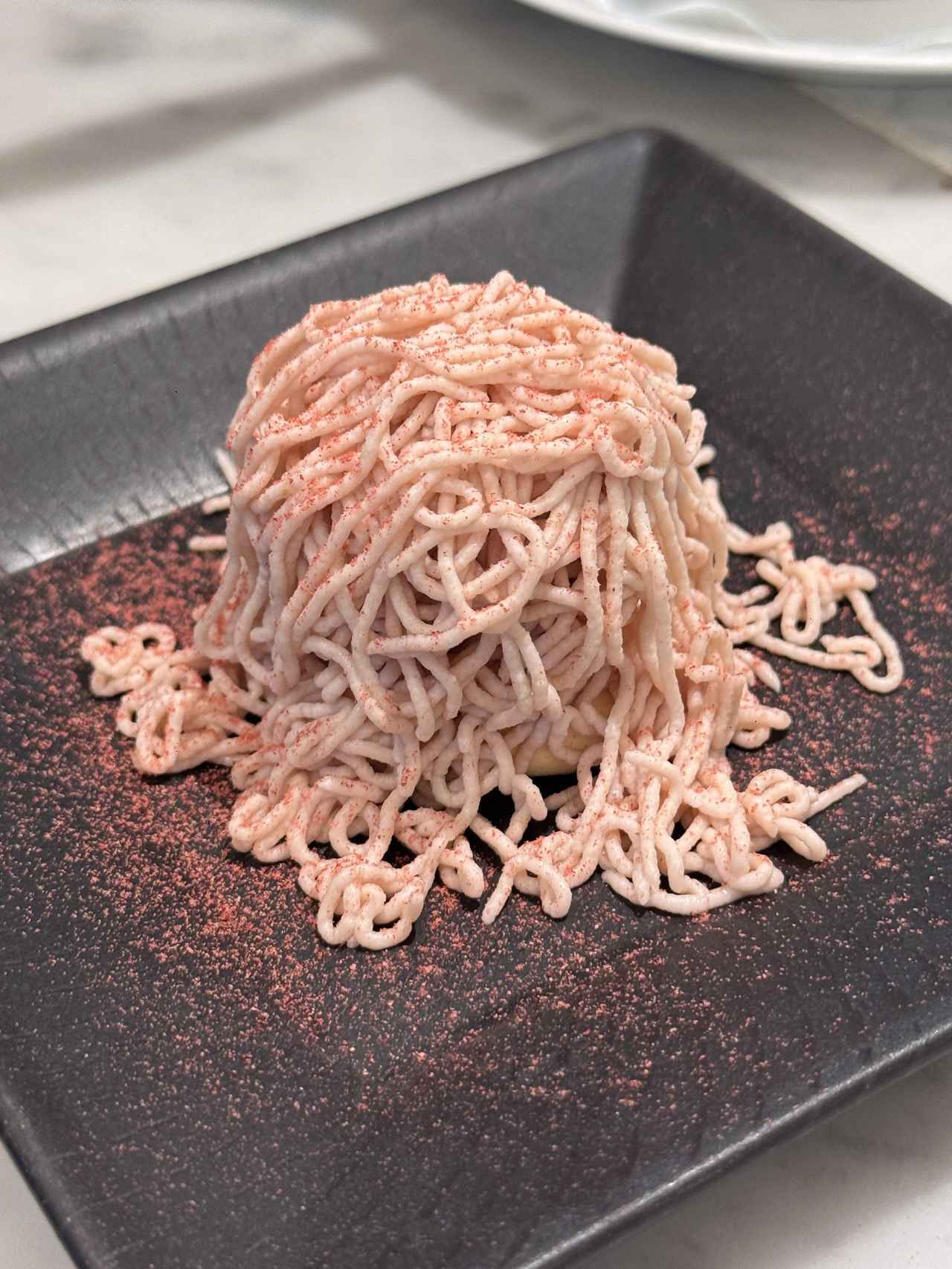 画像13: まるで春のガーデンパーティ♡五感でいちごを味わう「ストロベリースイーツブッフェ」開催【京王プラザホテル】