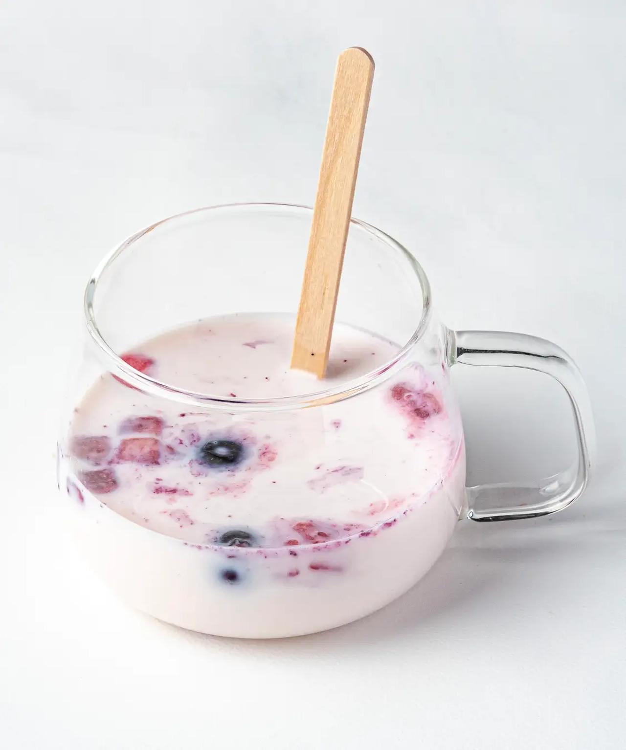 画像: いちごミルクのカクテル (ノンアルコール)