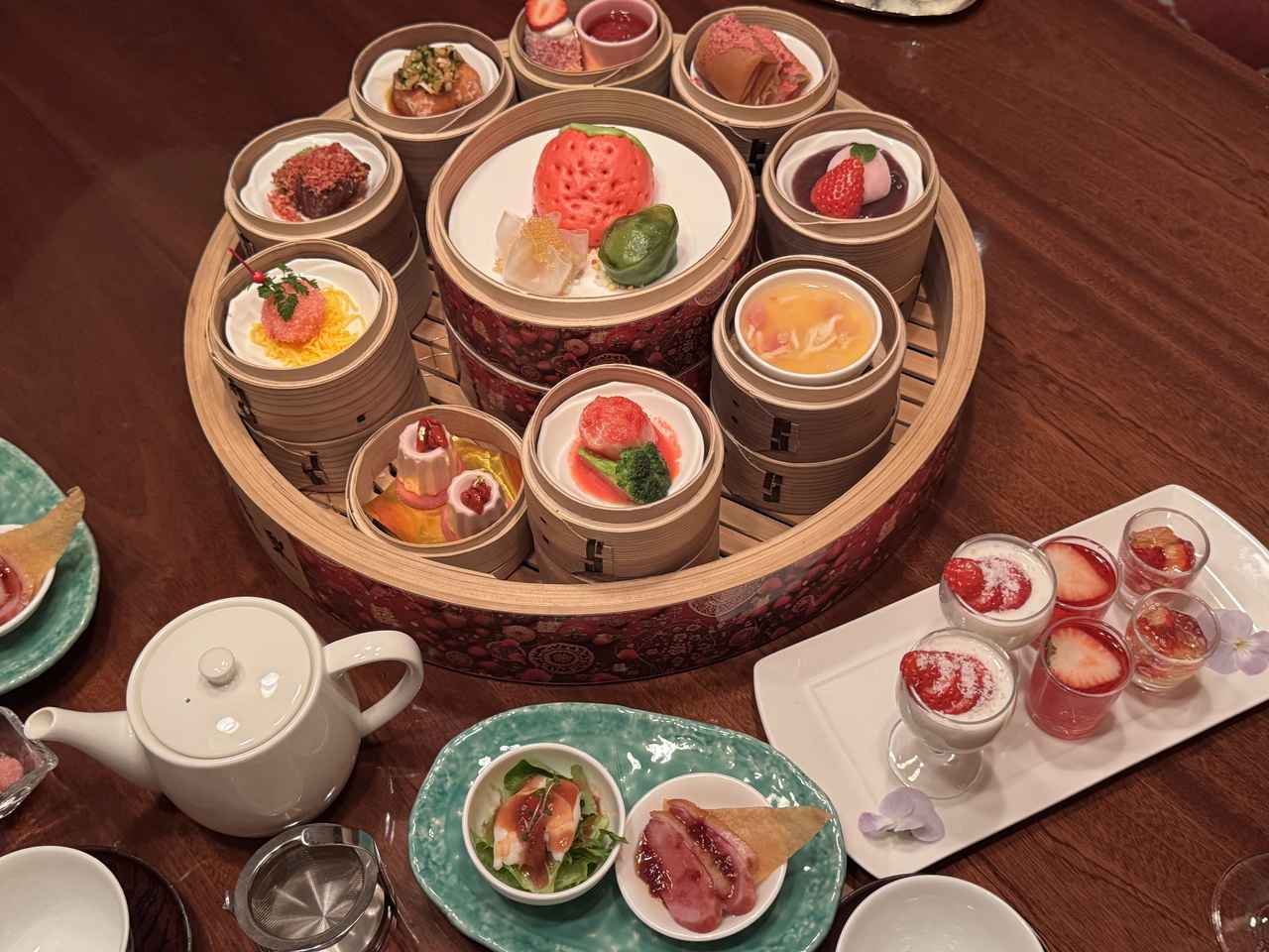 画像2: 点心師が手がける“いちご点心”が主役級のかわいさ