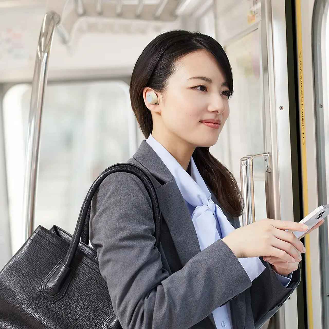 画像: 通勤中に