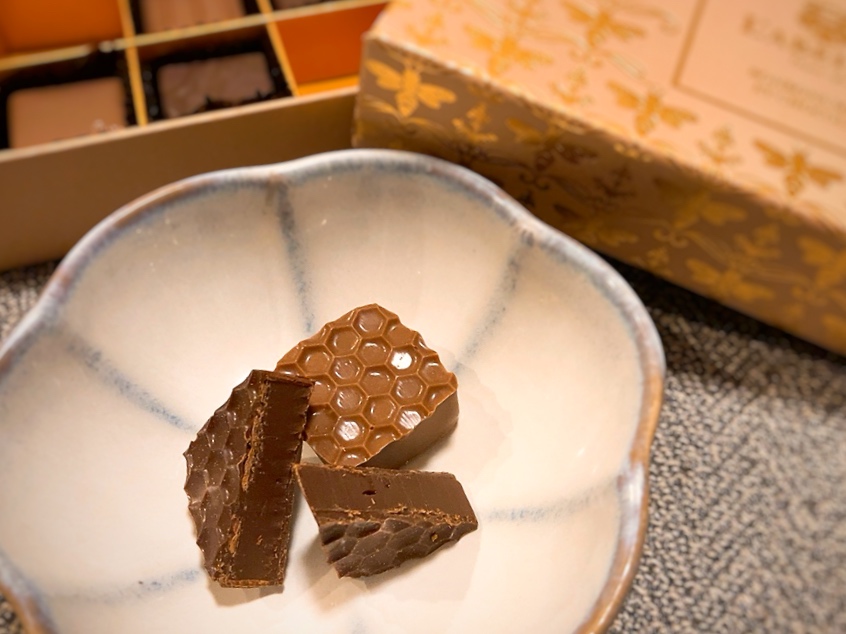 画像: ハニーコムの模様も可愛いマヌカ