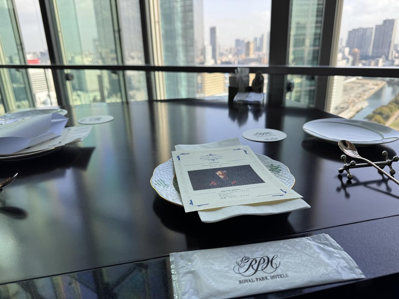 画像1: 大人の隠れ家「THE BAR」で楽しむ、贅沢なひととき