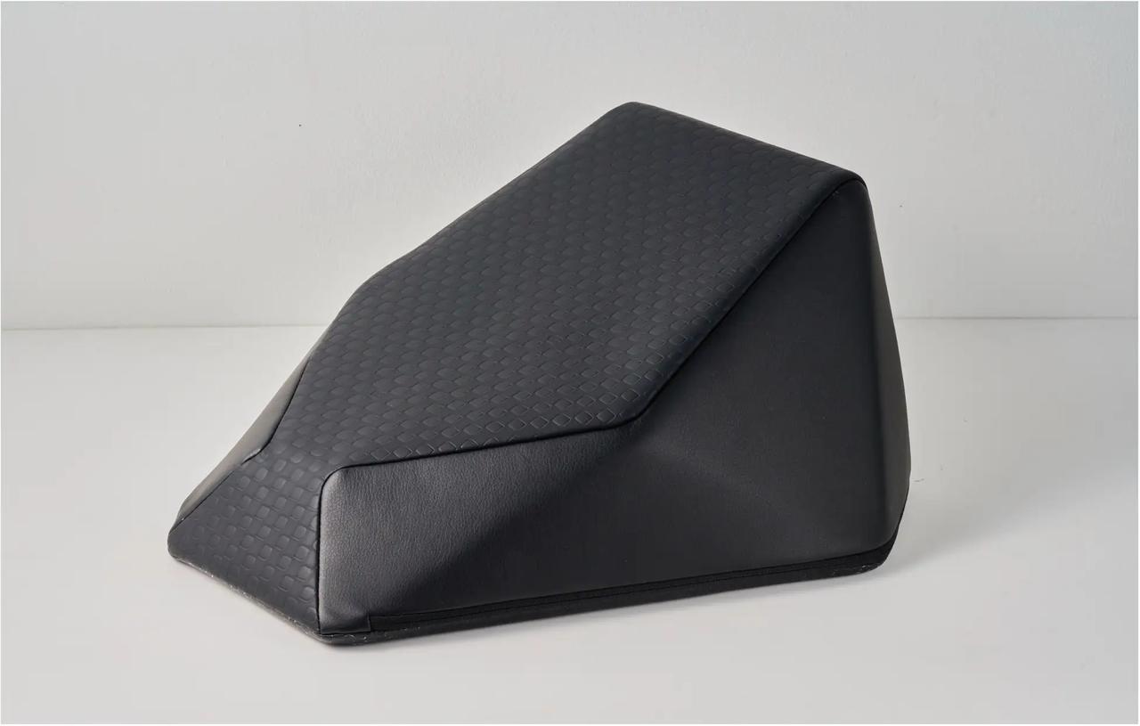 画像: エクストラクッション（EXTRA CUSHION） 発売日：2025年12月14日（日） 価格：税込22,000円（メーカー直販サイト価格） カラー：ブラック 製造元：株式会社ツカモトコーポレーション