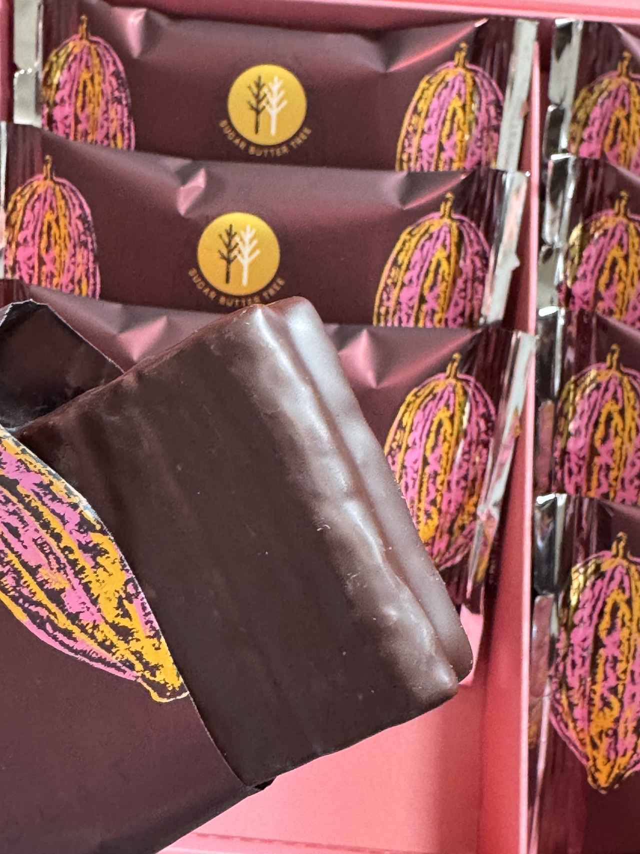 画像: 冬だけのご褒美サンド♡まるごとチョコで包んだ『炭火ショコラがけサンド』【シュガーバターの木】