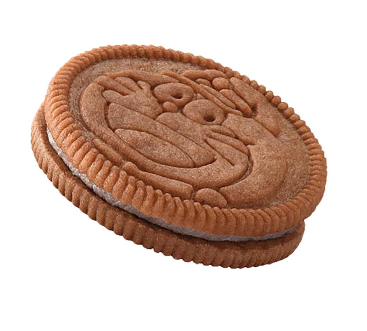 画像: 「どらやき風ノアール あんこクリーム」 ドラえもんの顔がデザインされたビスケットがランダムで含まれています。