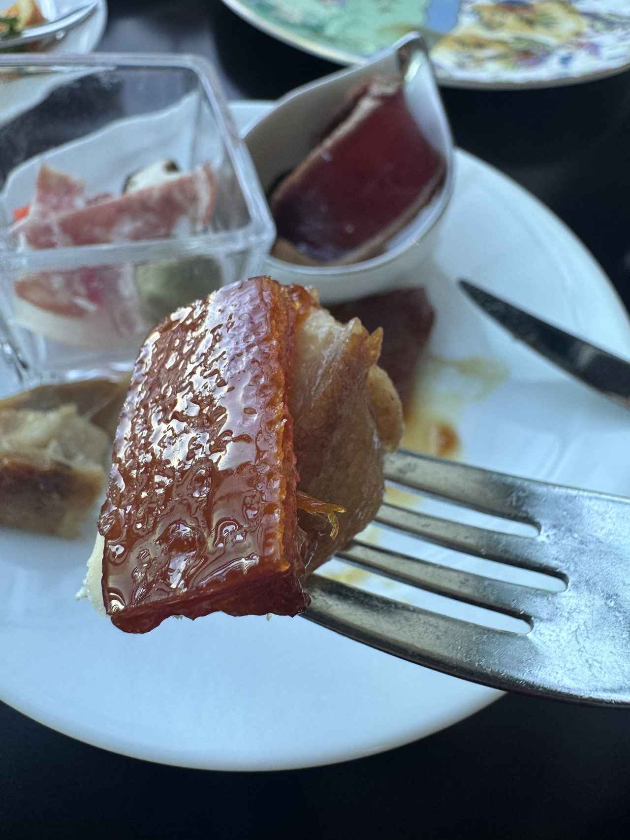 画像: チキンコンフィ オレンジガストニックコンポート添え