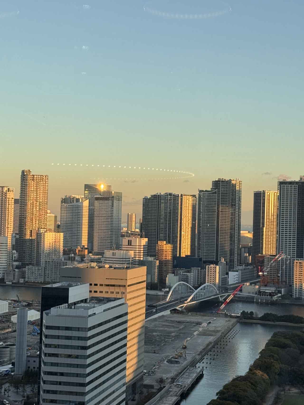 画像4: ふわふわパフェが主役♡シブースト&ストロベリー【ザ ロイヤルパークホテル アイコニック 東京汐留】