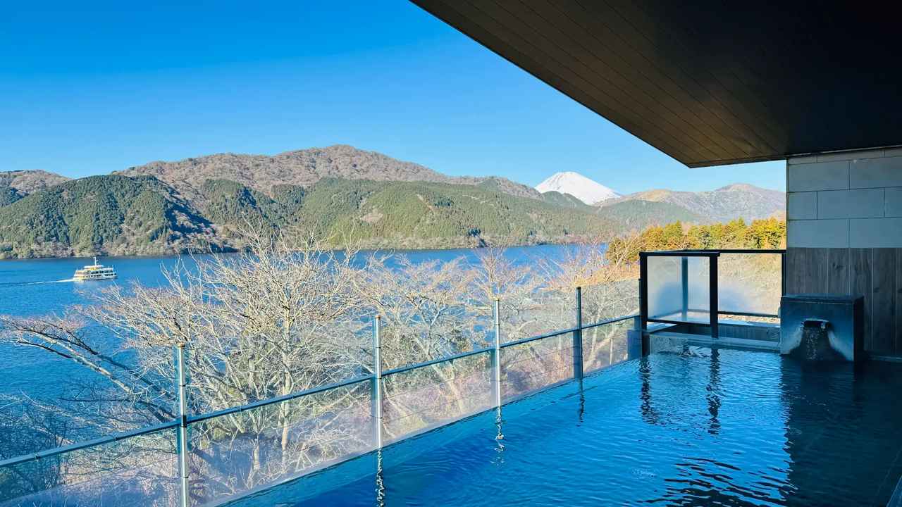 画像: 絶景日帰り温泉 龍宮殿本館 女性風呂「胡蝶」露天風呂イメージ 泉質：カルシウム・ナトリウム－硫酸塩・塩化物泉 効能：神経痛、筋肉痛、関節痛、疲労回復、冷え性他