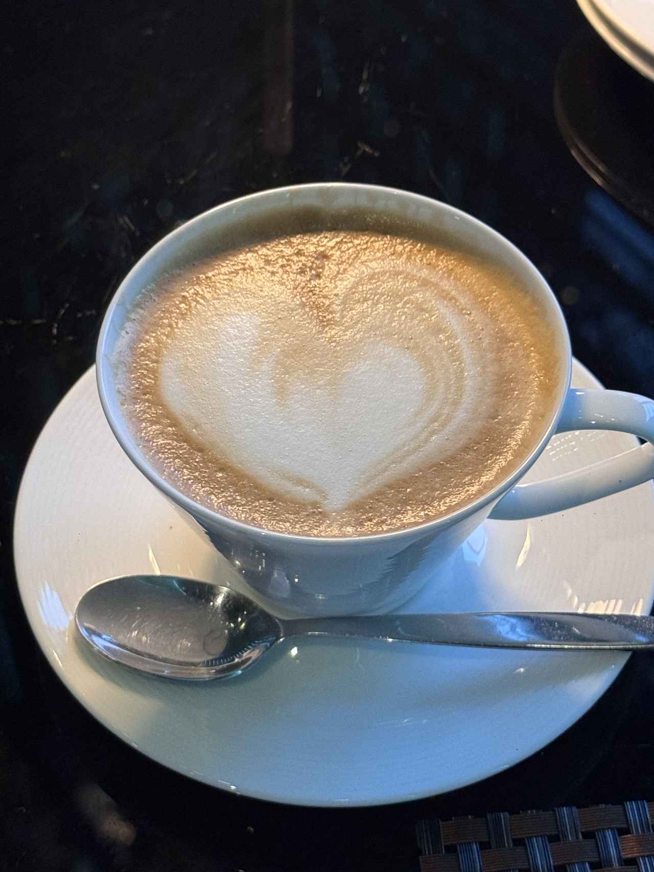 画像: カフェラテ