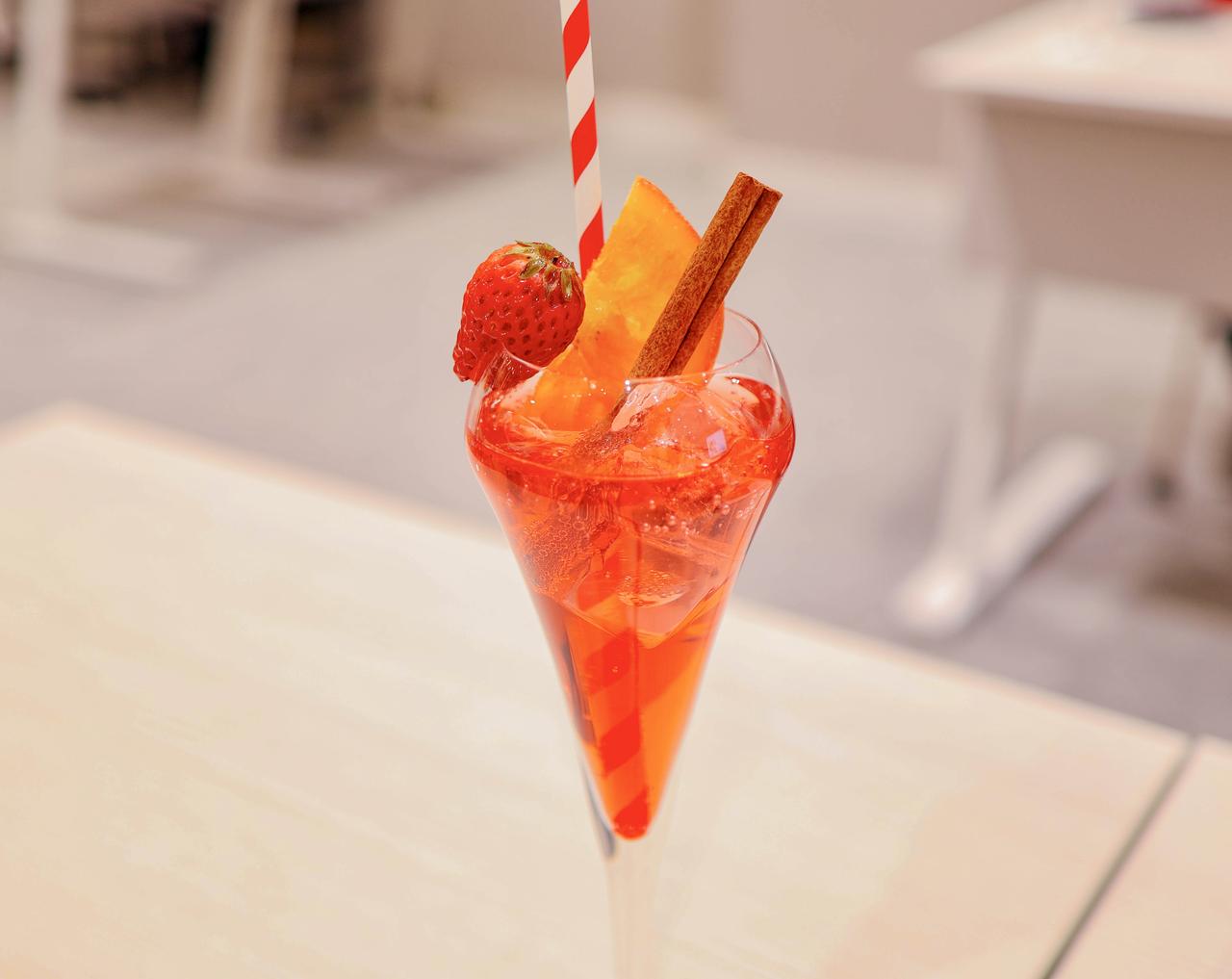 画像1: 苺気分をさらに楽しめる、季節限定ドリンク