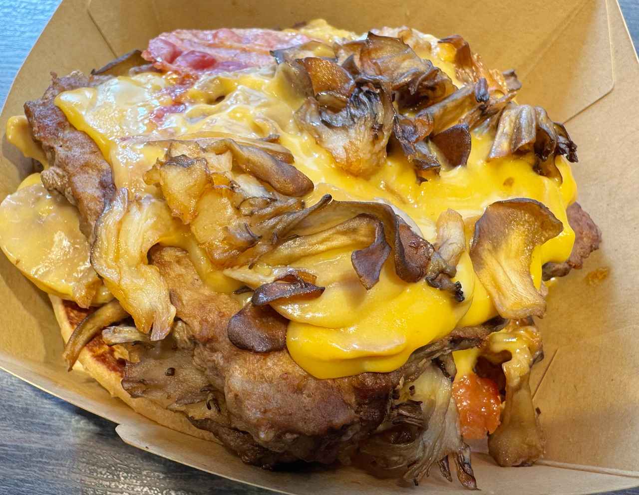 画像: 店舗で素揚げ!? 鼻をくすぐる「まいたけ」の魔力