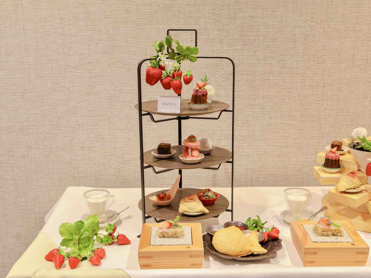 画像3: 苺気分をさらに楽しめる、季節限定ドリンク