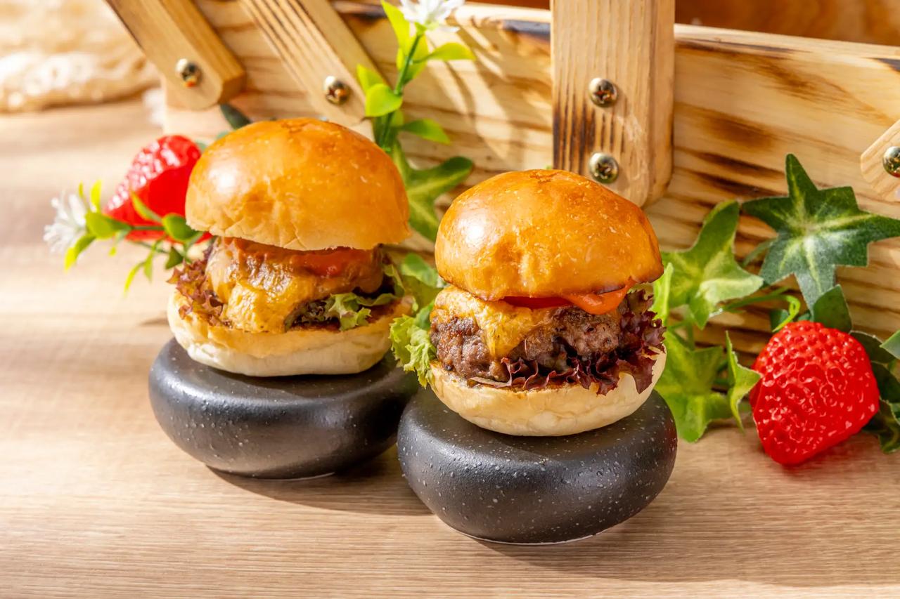 画像: ● トリュフチーズドーナッツ