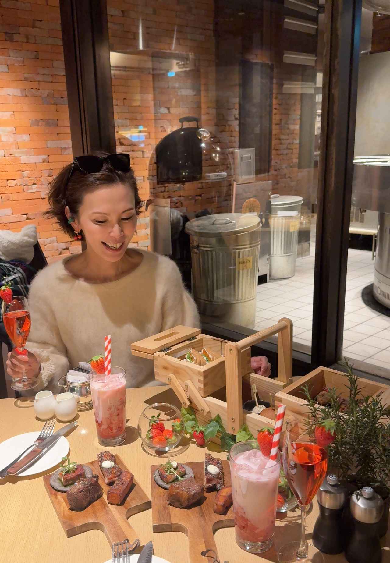 画像6: 肉✖いちごの“無限ループ”へようこそ♡『ミートアフタヌーンティー with ストロベリースイーツビュッフェ』【ヒルトン東京】