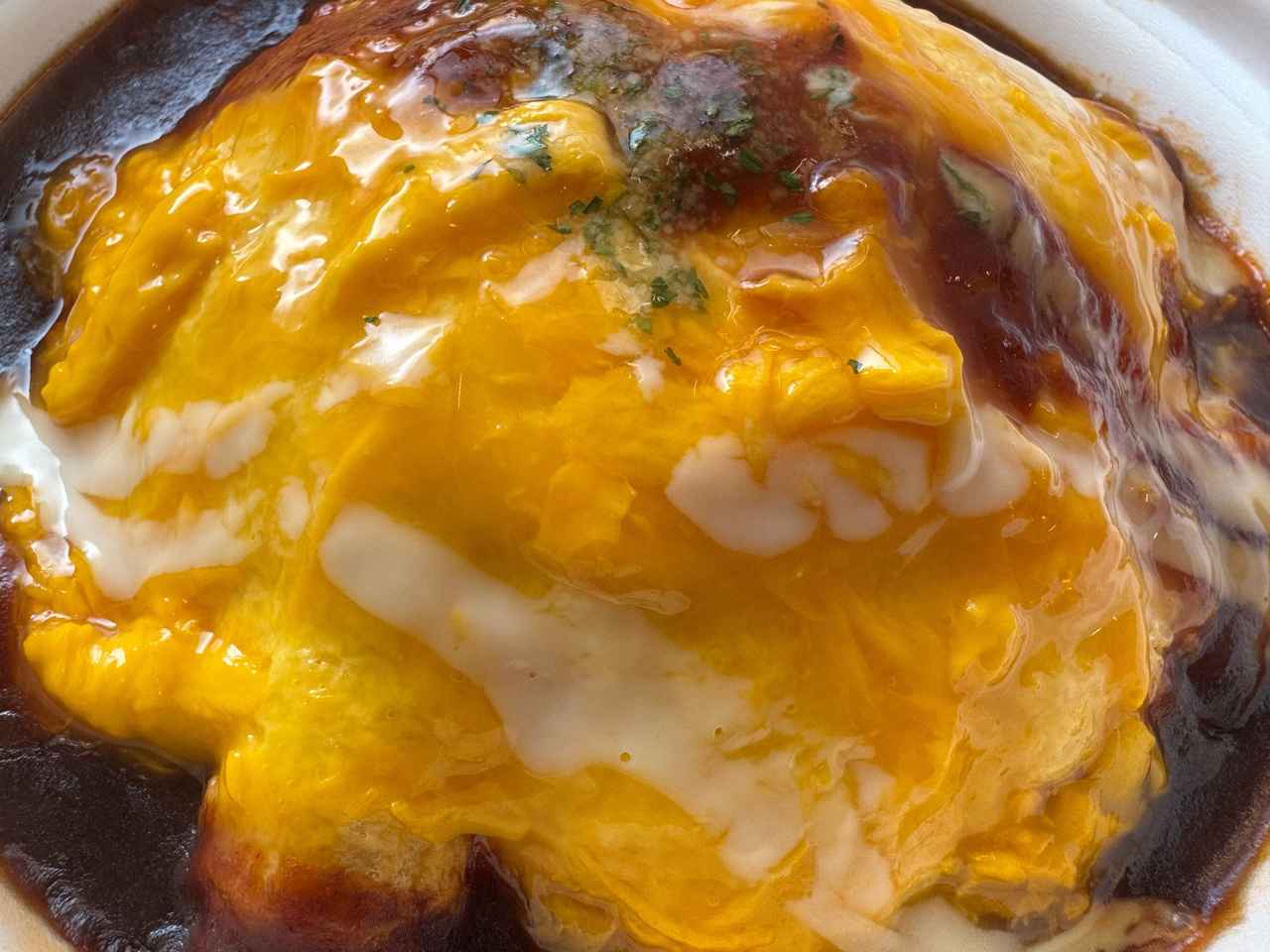 画像1: たまごのホッとする優しさ「濃厚デミソースとふわっとたまごのとろとろオムライス」