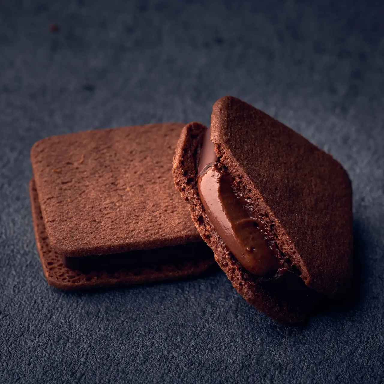 画像2: 【試食レポ】「VANILLABEANS」よりプレミアムな生チョコクッキーサンド『ショーコラ シルキー・ミルク』が期間限定発売中♡