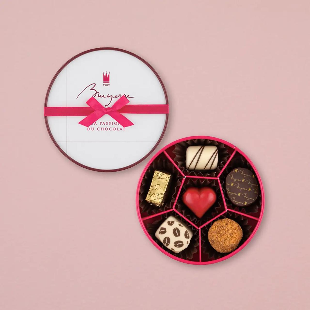 画像: セレクション　6 価格（税込み）：6個入り　2,646円　※2026年1月時点 今年の新粒とBruyerre自慢のプラリネを楽しめる6粒入りセレクションです。