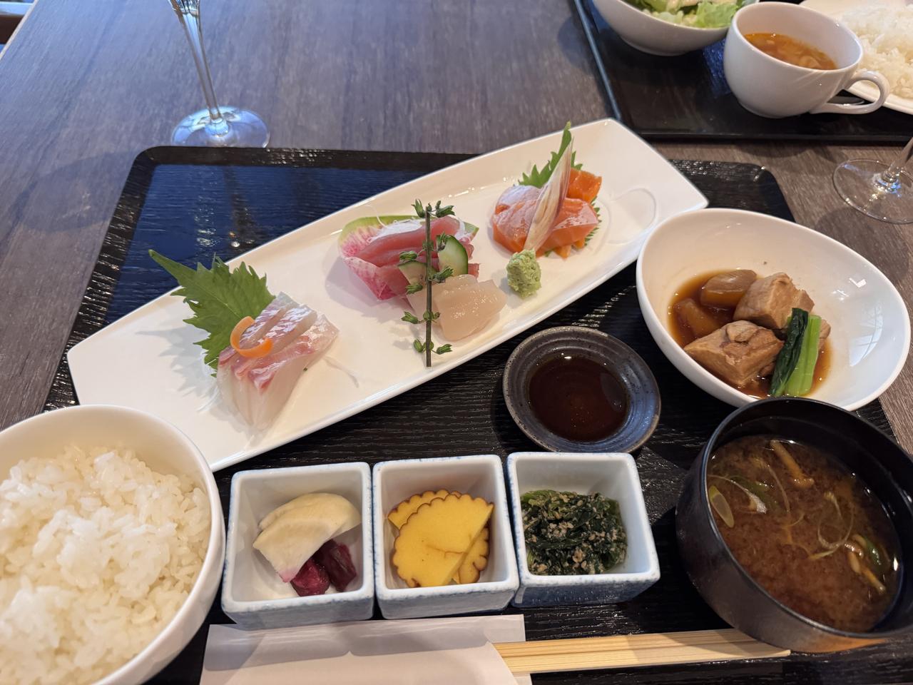 画像: お刺身盛り合わせ御膳