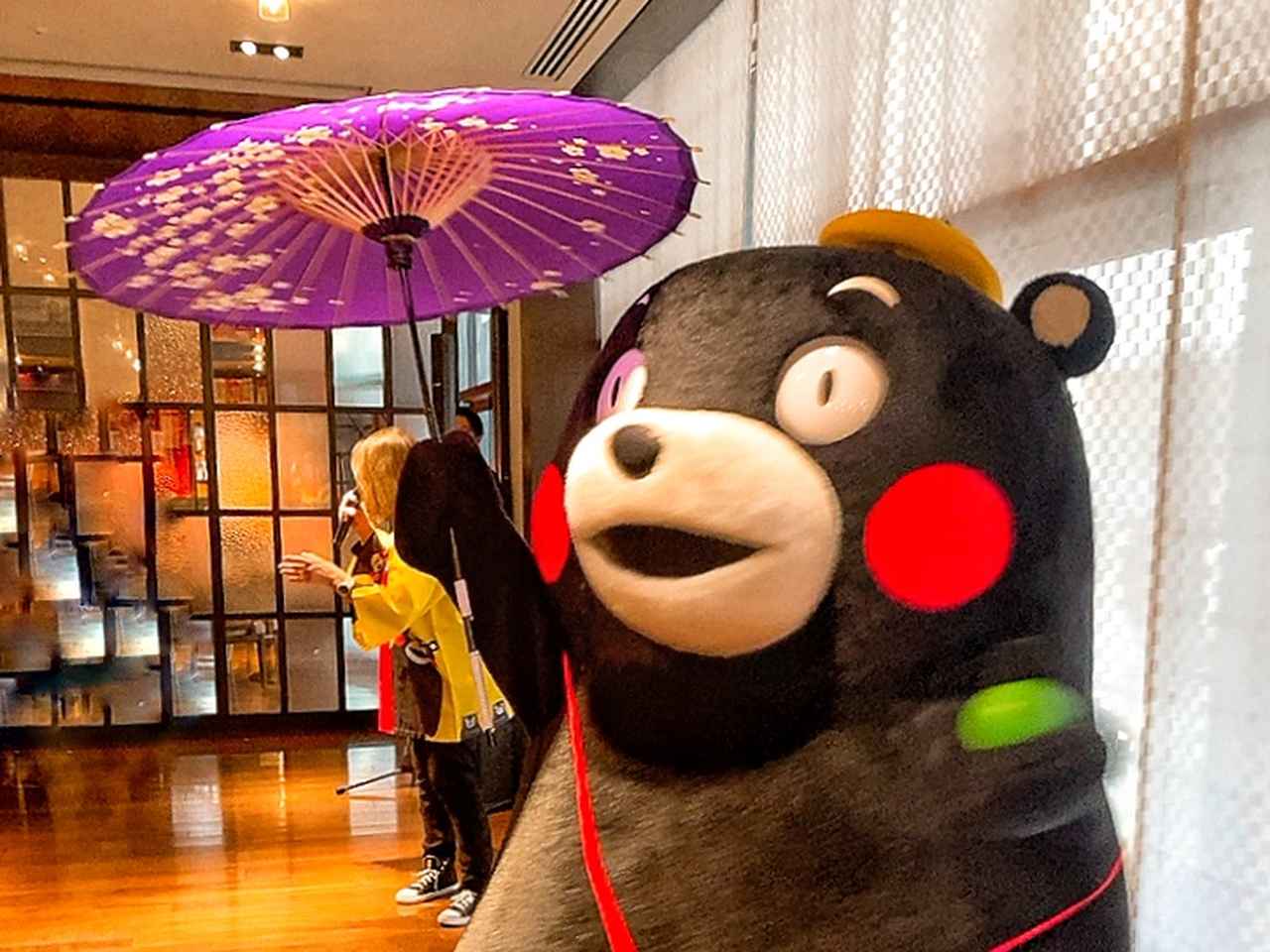 画像: とっても元気に動き回るので、カメラが追いつきません ©2010 熊本県くまモン