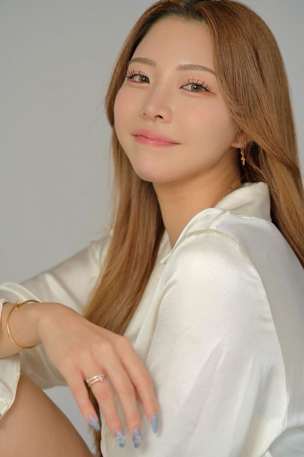 画像: 3. 数万人のカラー・ブリーチ施術経験を持つトップ美容師監修