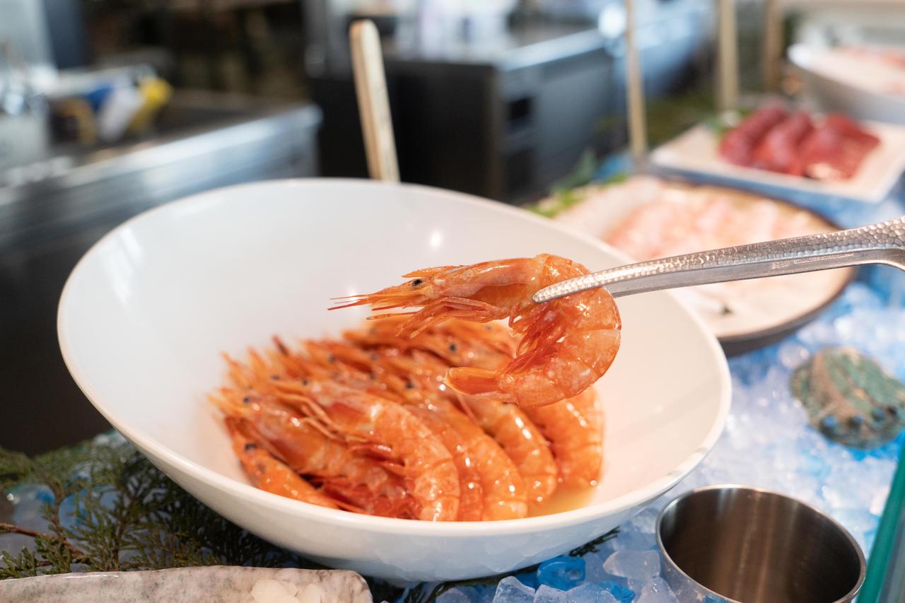 画像6: まずは外せない、生本マグロと本ズワイガニ